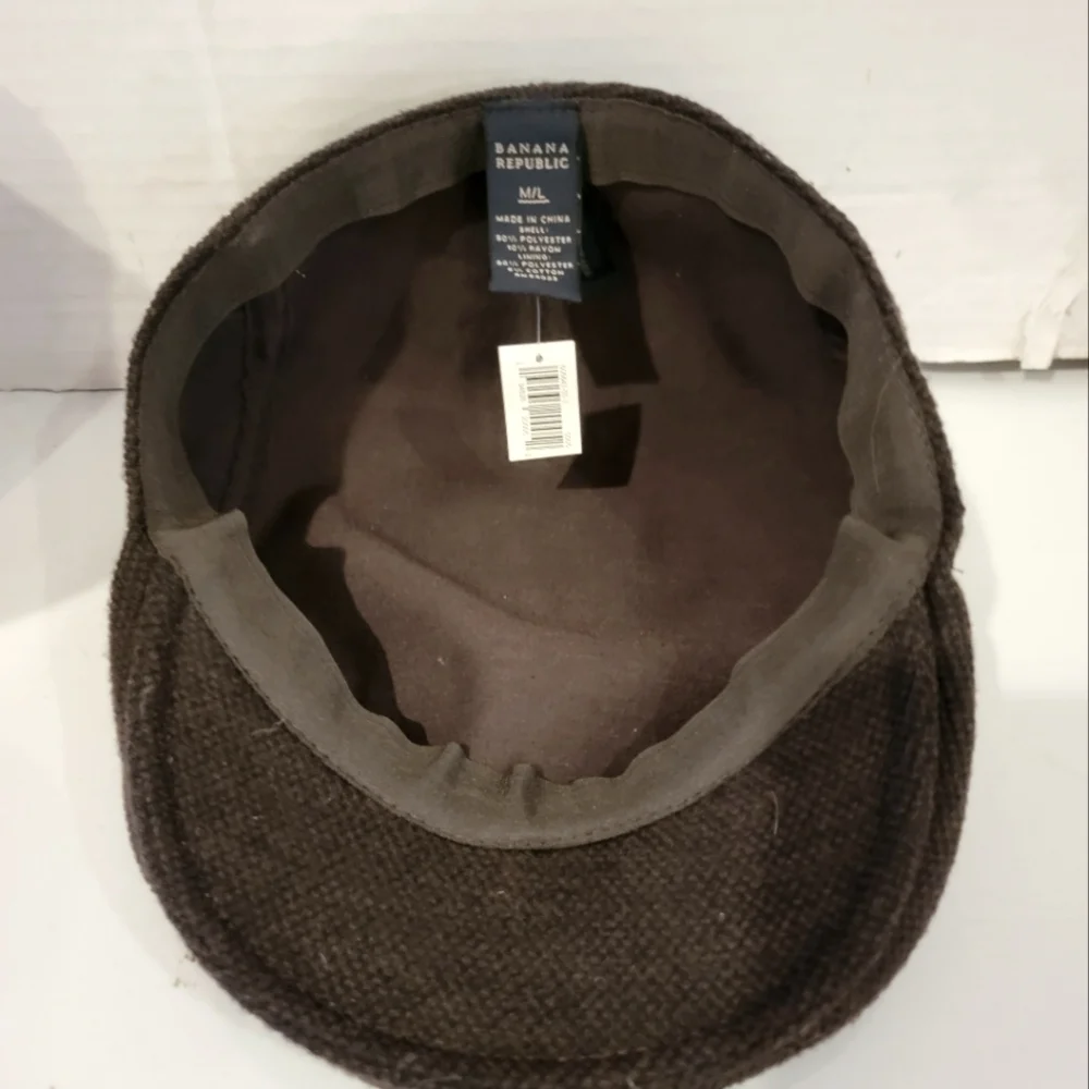 NWT - BERET from BANANA REPUBLIC ( sz m/l)